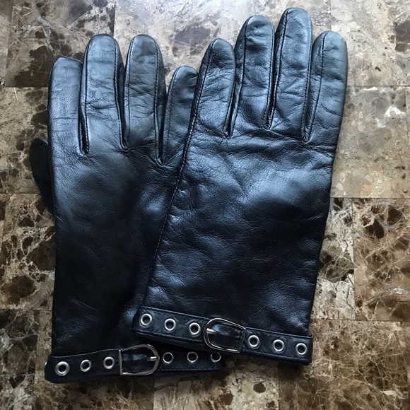 Gloves Black with Buckle and Grommet detail. - Picture 1 of 3